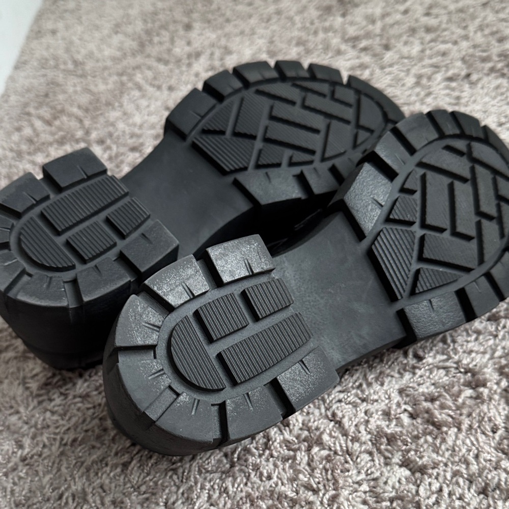 Madden Girl Black Chain Detail Loafers - Picture 4 of 6